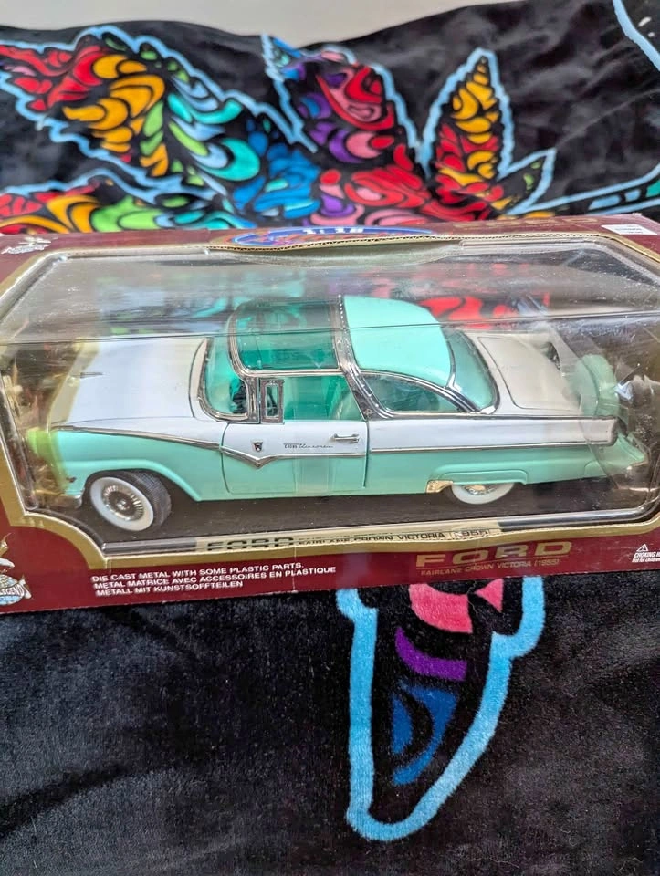 Road Legends 1955 Ford Fairlane Crown Victoria