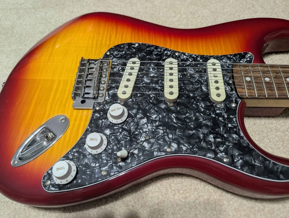 2007 Fender Squire Stratocaster - photo 5