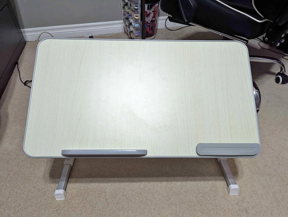 Folding table