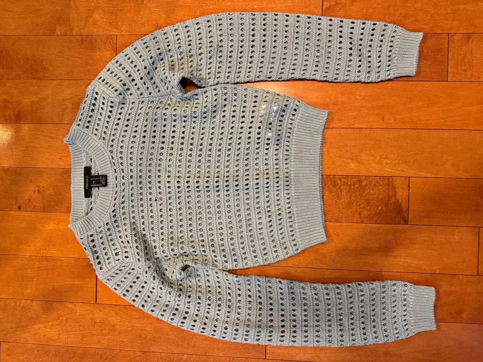 Cardigan Women’s Sweater thumbnail