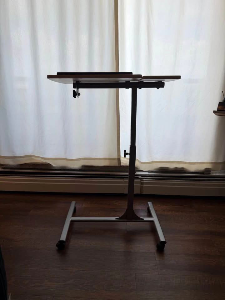 Adjustable table with wheels ( height & can be tilted) - photo 4