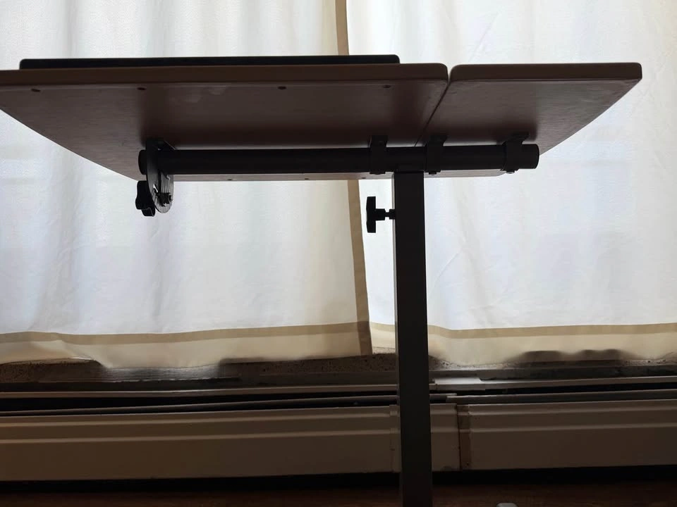 Adjustable table with wheels ( height & can be tilted) - photo 5