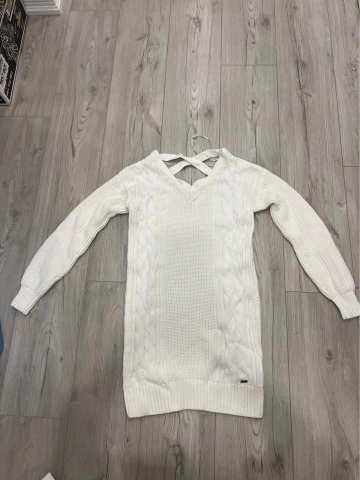 CLOSET CLEANOUT- ARITZIA, GUESS, HOLLISTER, SIZE XS-S - photo 4