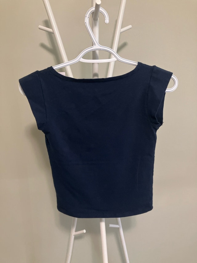 brandy melville navy amara top - photo 2