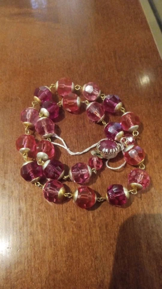 Vintage Lucite Beaded Multifaceted Necklace - photo 3