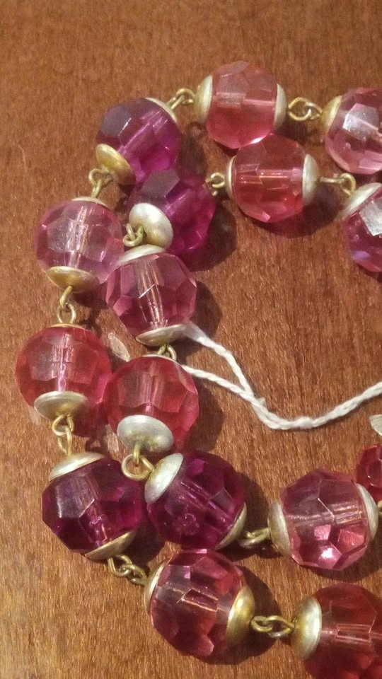 Vintage Lucite Beaded Multifaceted Necklace - photo 4