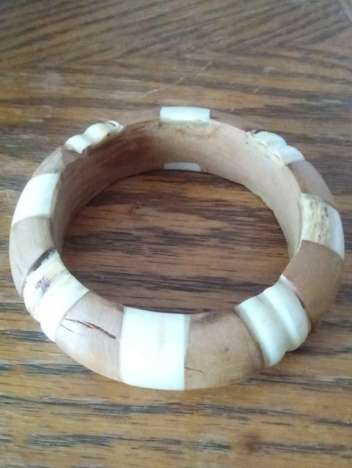 Vintage Handcrafted Wood and Bone Inlaid Bangle Bracelet - photo 5