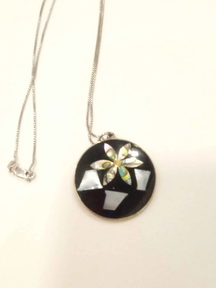 Vintage Mexican Abalone Enamel Pendant Marked Alpaca Mexico - photo 2