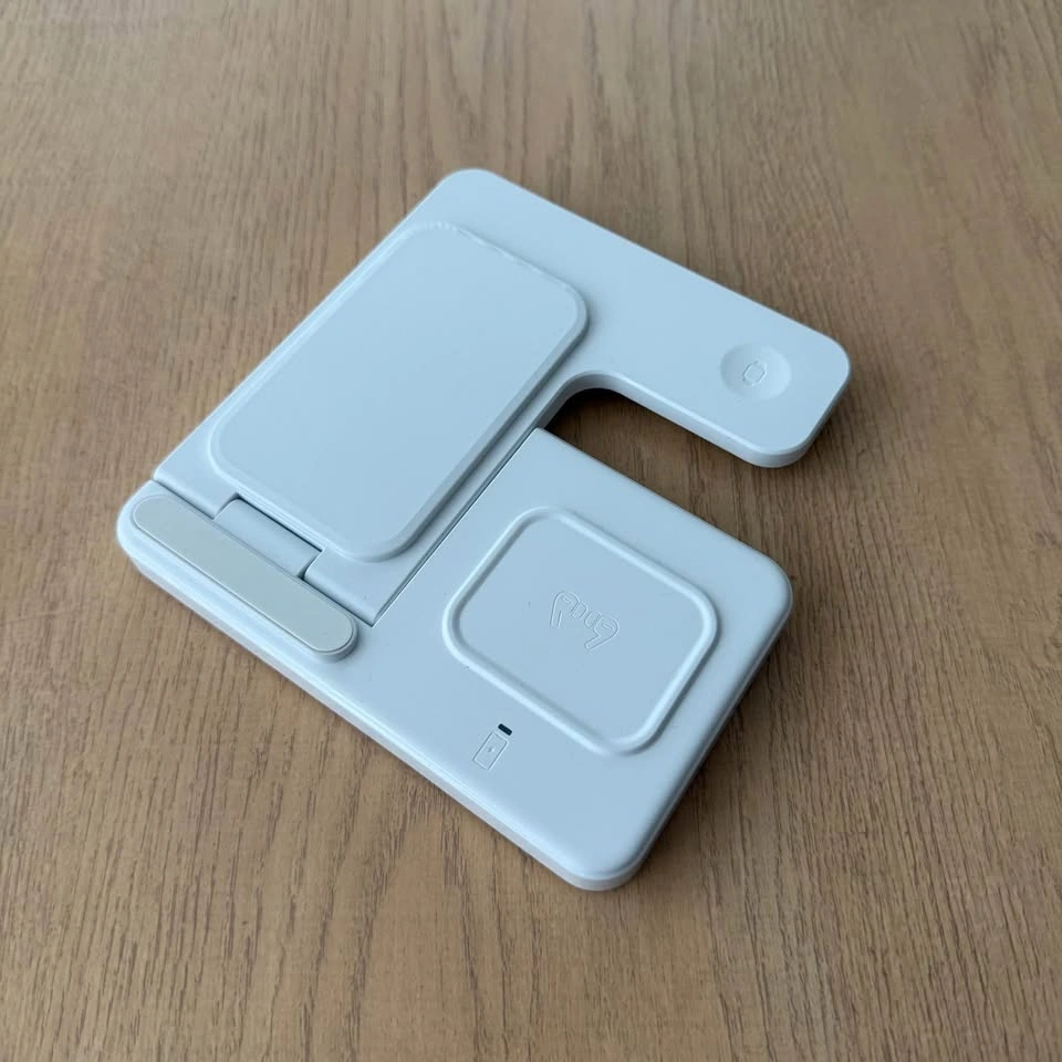 Wireless 3-in-1 charger - photo 3