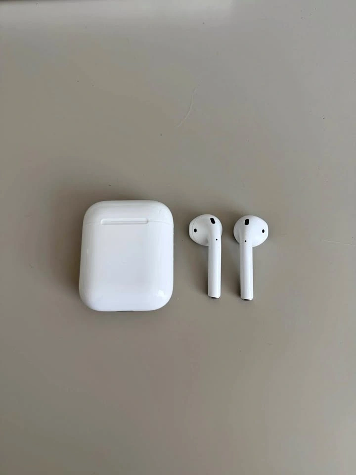 AirPods Gen 1