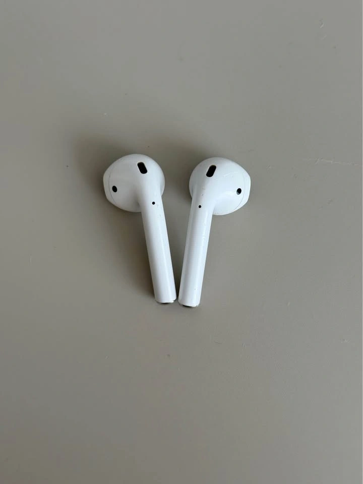 AirPods Gen 1 - photo 2