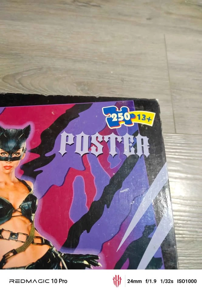 Vintage 2004 Catwoman Movie Promo Poster Puzzle - photo 2