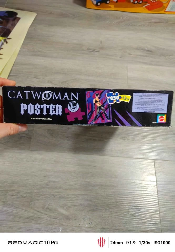 Vintage 2004 Catwoman Movie Promo Poster Puzzle - photo 4