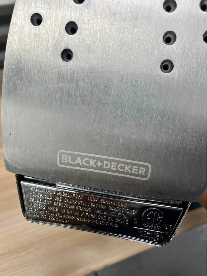 Black + Decker Iron - photo 2