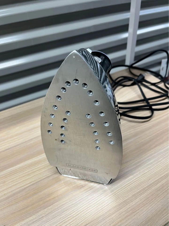 Black + Decker Iron - photo 4