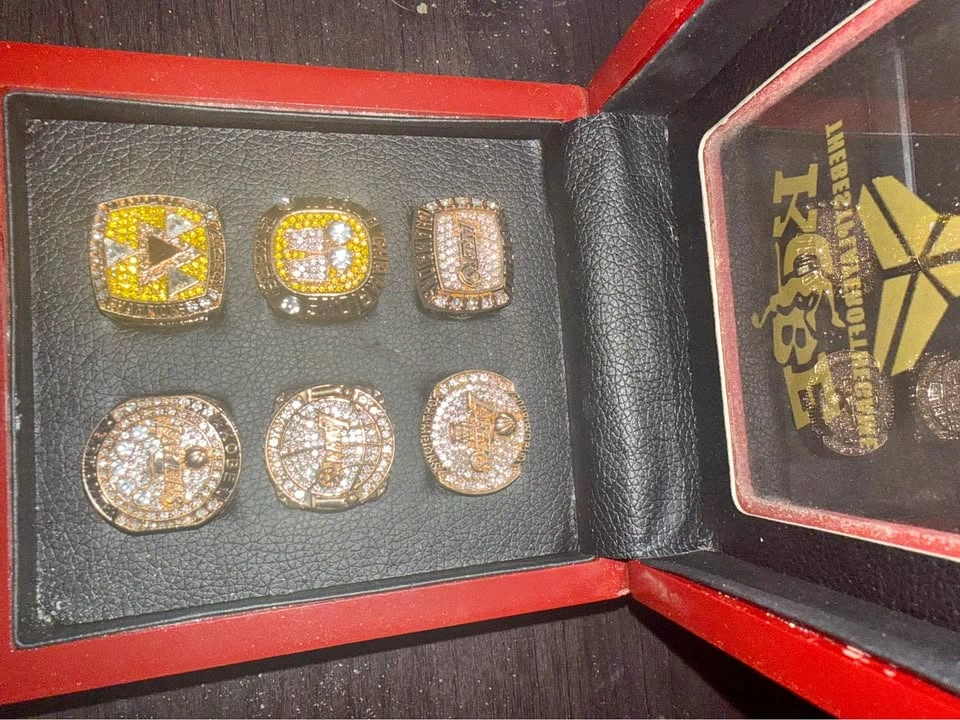Kobe Bryant Lakers Championship Replica Ring Set – 6 Rings + Box
