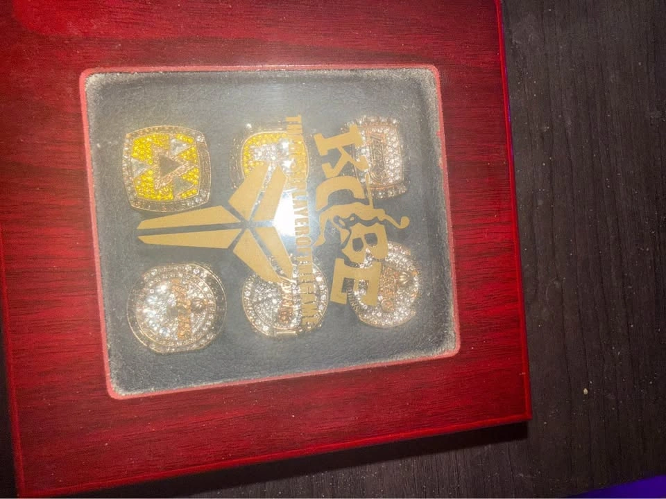 Kobe Bryant Lakers Championship Replica Ring Set – 6 Rings + Box - photo 2