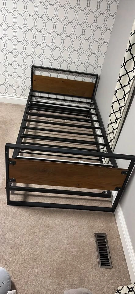 Twin Daybed with Trundle – Bamboo & Metal – pristine Condition - photo 3