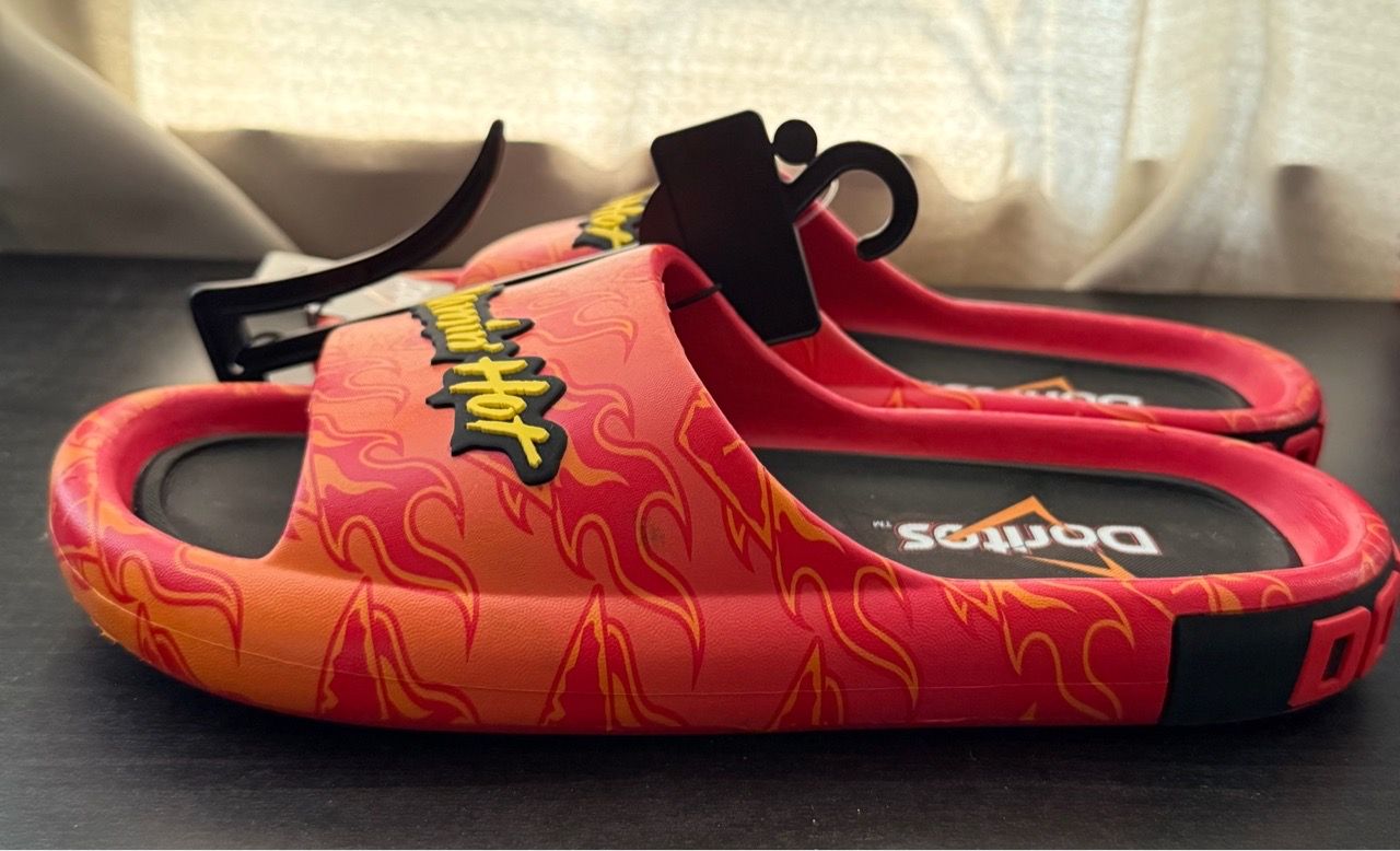 Doritos Flamin' Hot Men's Ground Up Comfort Slide Sandals 10 - photo 4