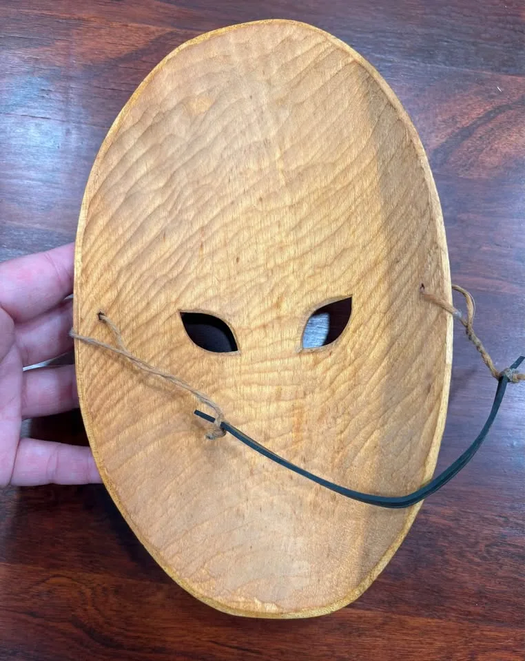 Comedy Tragedy Reversible Wooden Mask Wall Decor image indicator(3)