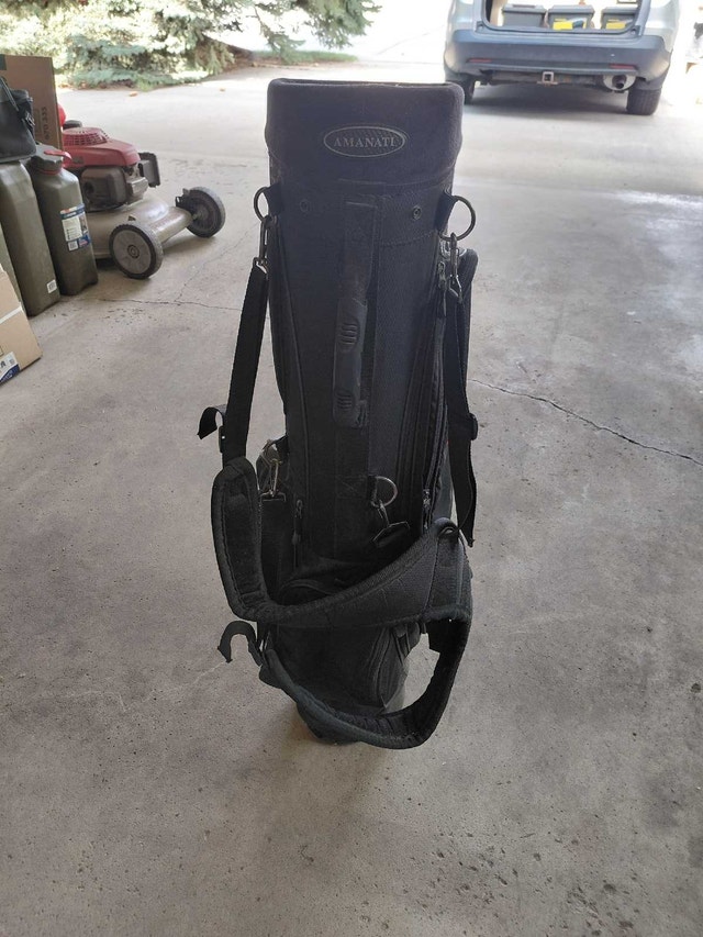 Black Amanati Golf Stand Bag with Dual Padded Straps