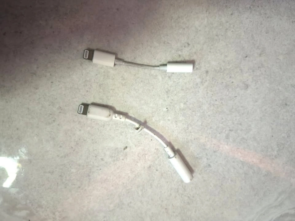 Apple Lightning to 3.5mm Headphone Adapters 2 Pack