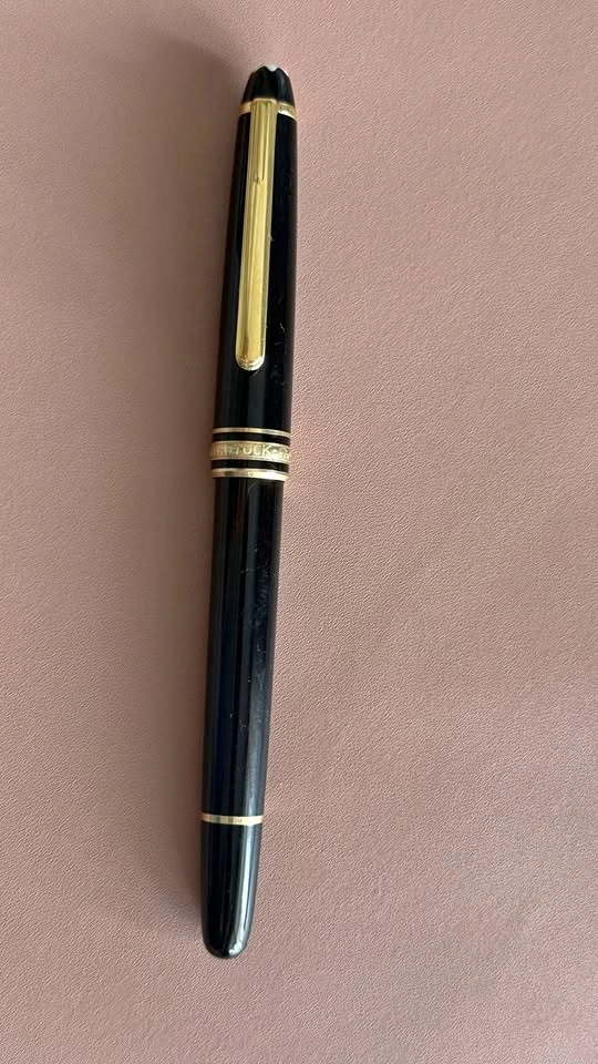 Montblanc Meisterstück Gold-Coated Classique Fountain Pen
