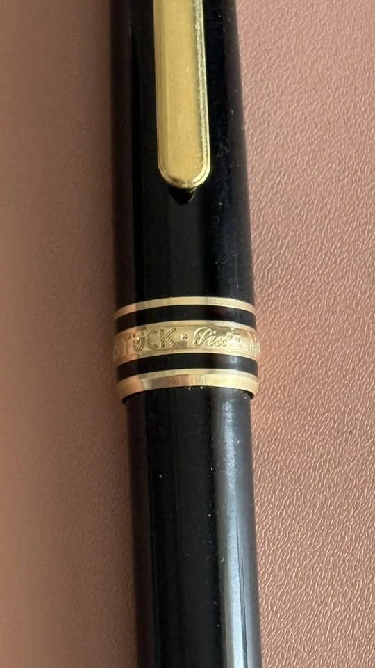 Montblanc Meisterstück Rose Gold-Coated Ballpoint - photo 2