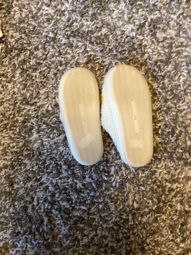 Smiley face slippers - photo 2
