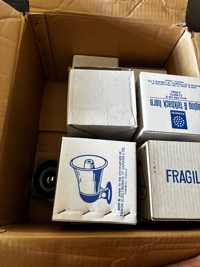 HUGE LOT OF VINTAGE AUDIO STUFF BRAND NEW! - photo 3