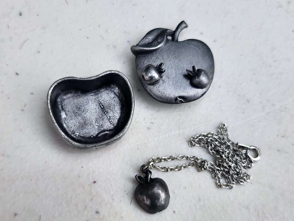 Vintage Torino Apple Jewelry Set