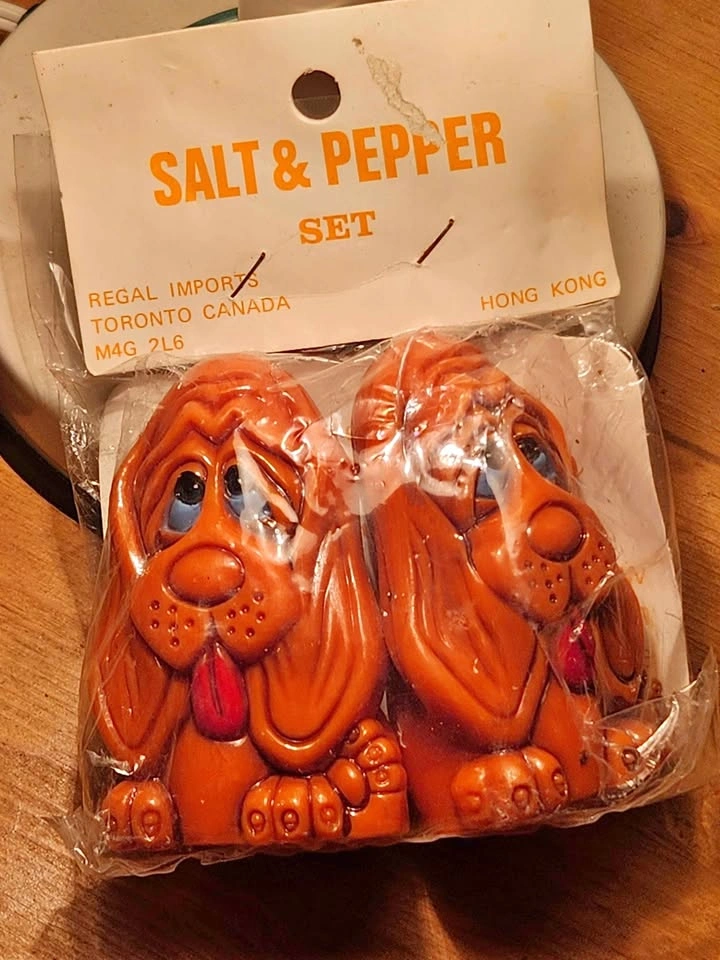 Vintage Bloodhound Salt and Pepper Shakers, New Old Stock