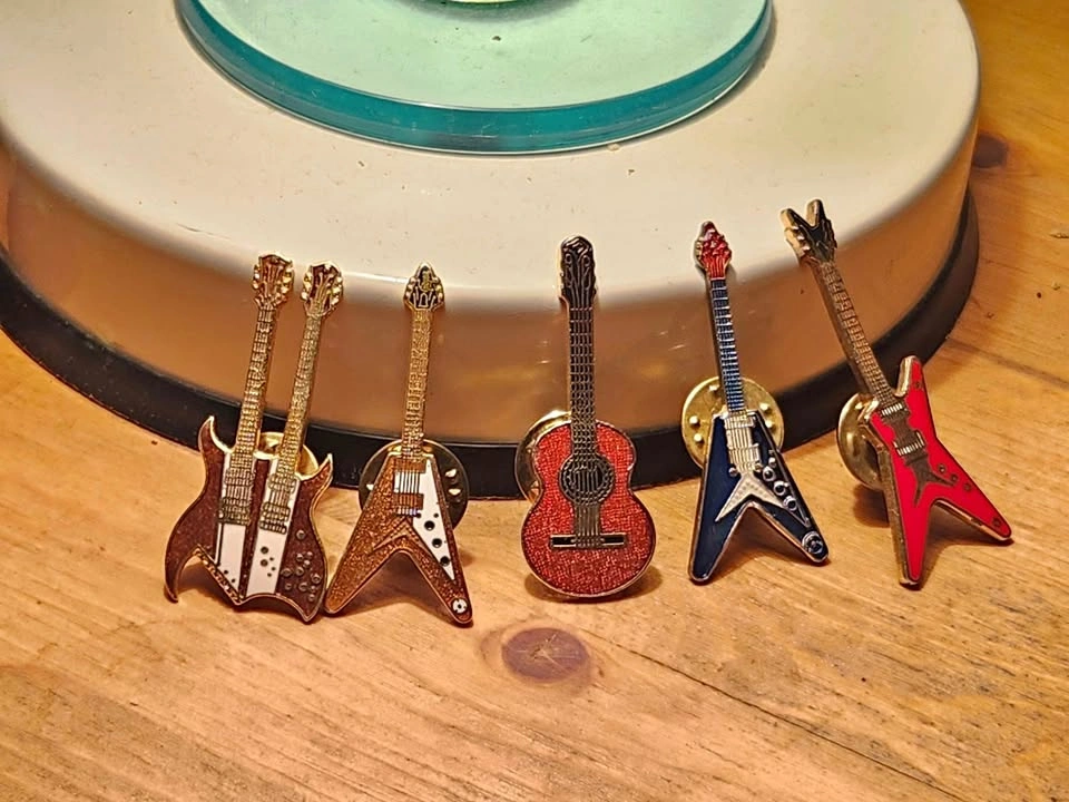 Vintage Guitar Pins, set of 5