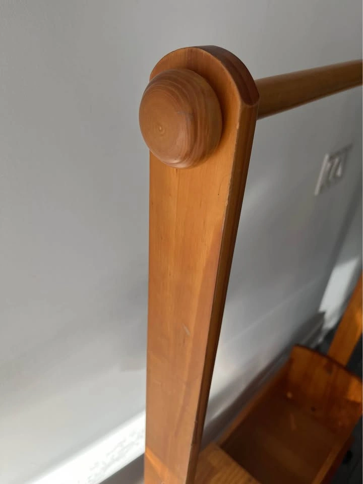 Moving - wooden clothing hanger - photo 2
