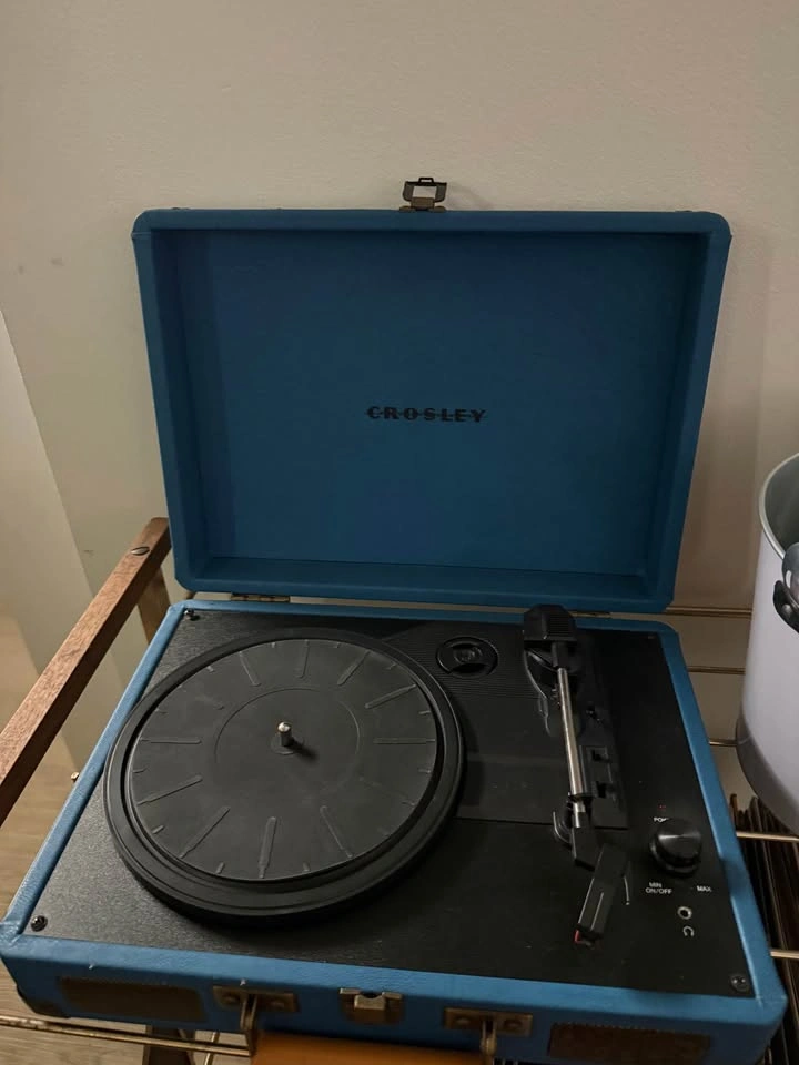 Blue Crosley Record Player - photo 2