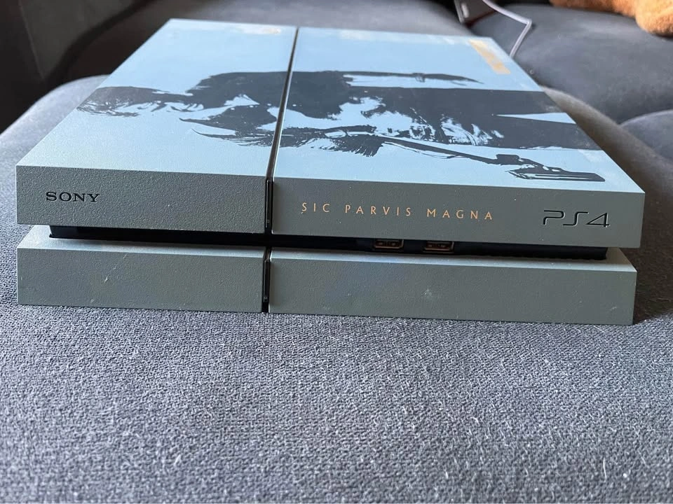 PS4 Uncharted Edition Art - photo 2
