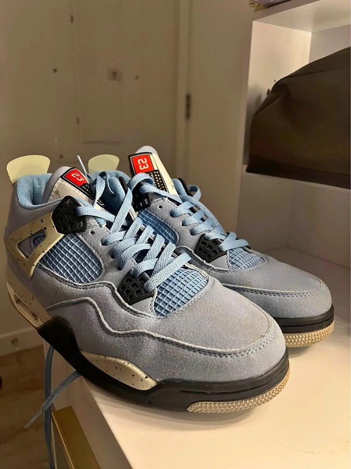 Jordan 4 University Blue no box