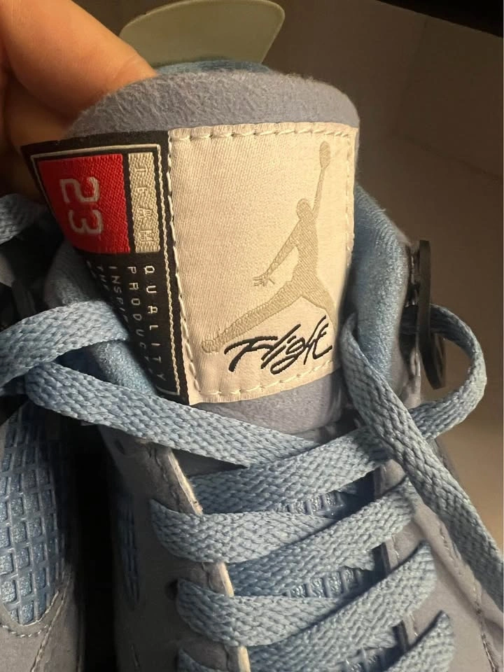 Jordan 4 University Blue no box - photo 3