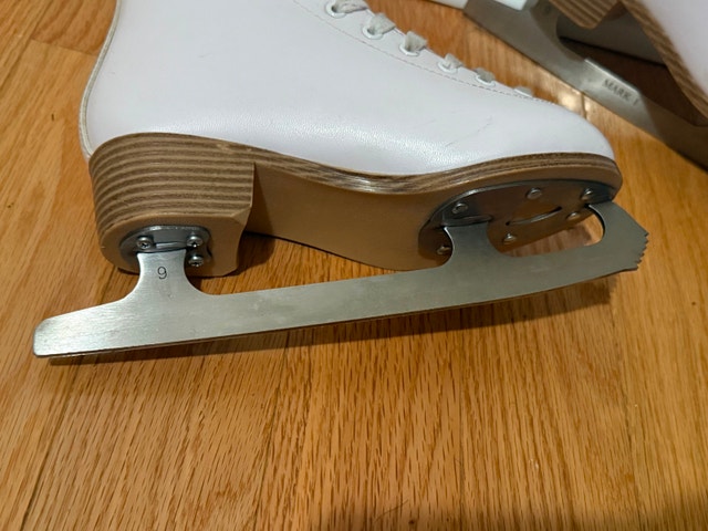 Jackson SoftSkate 380 White Skates Size 5 - photo 2