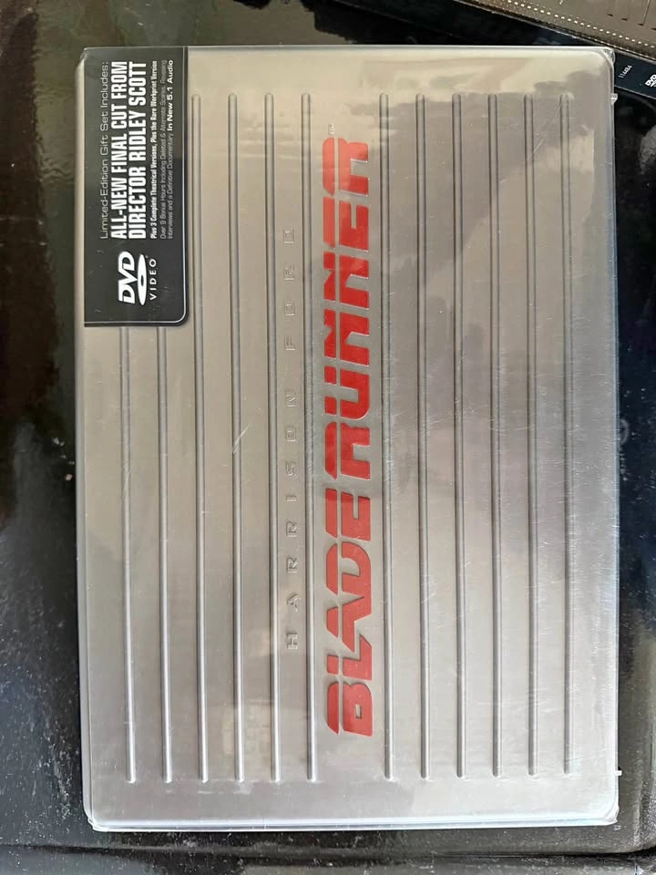 Blade Runner Ultimate Collector’s Edition Briefcase Set