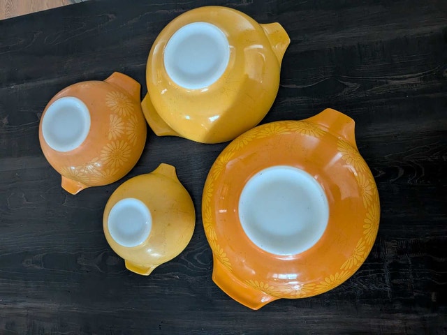 Vintage Pyrex Cinderella Style Sunflower Daisy Nesting Bowls Set - photo 2