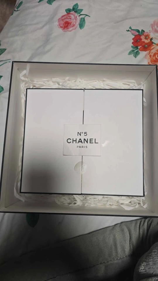Chanel N°5 Eau de Parfum & Body Oil Gift Set – NEW - photo 3