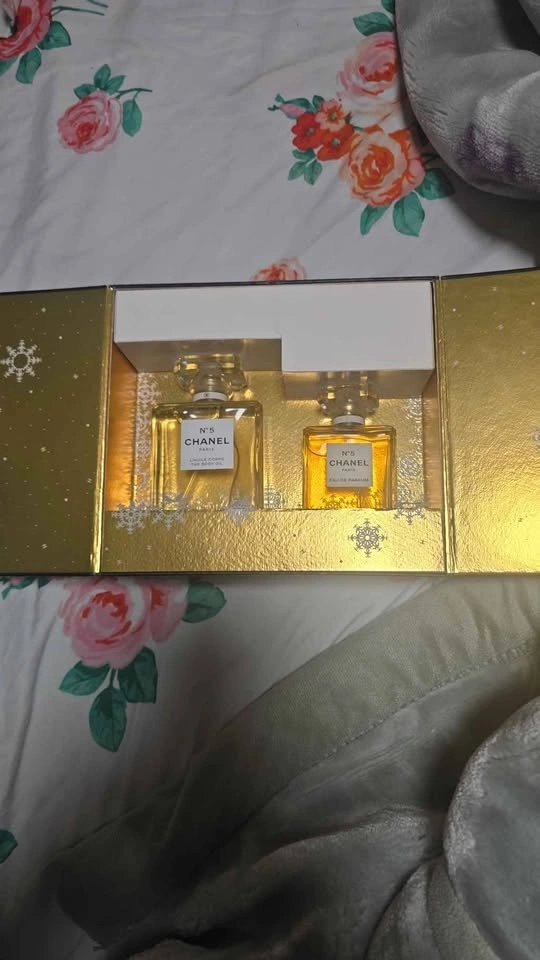 Chanel N°5 Eau de Parfum & Body Oil Gift Set – NEW - photo 5