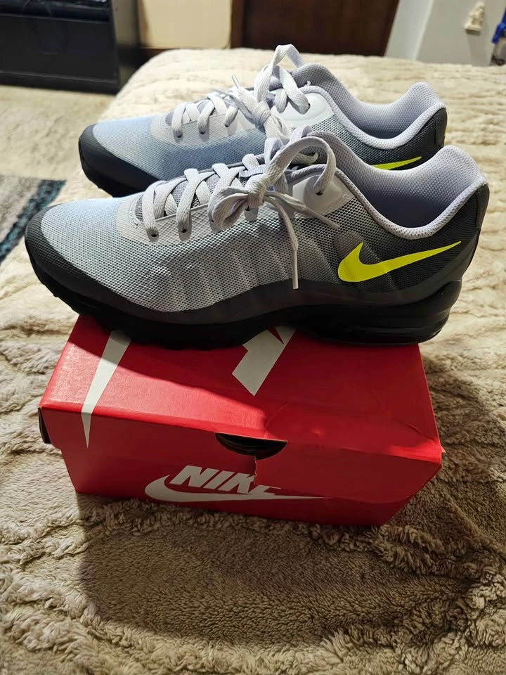 Brand new Nike Air Max Invigor - photo 2