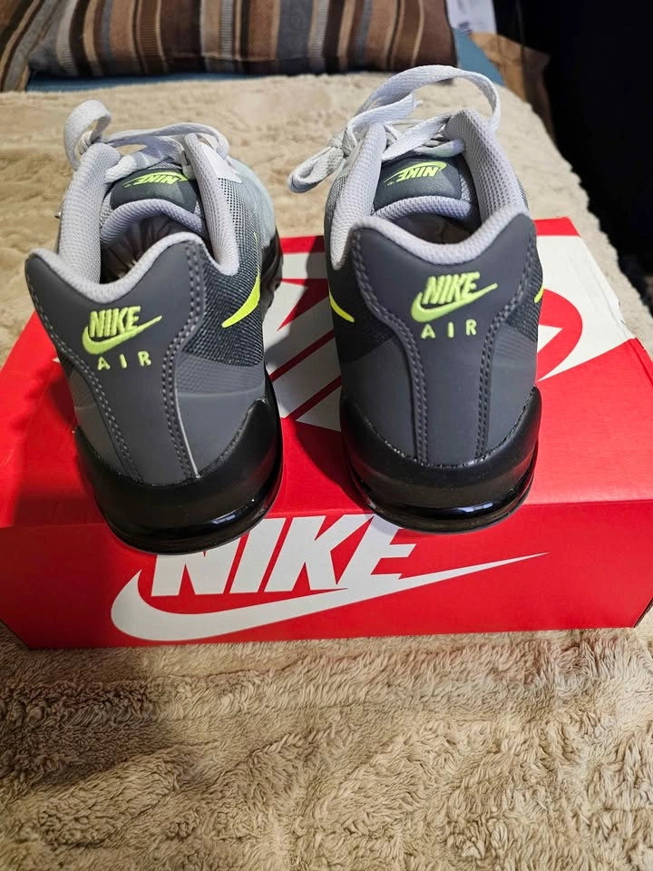 Brand new Nike Air Max Invigor - photo 4