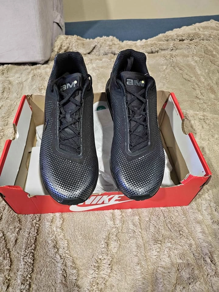 Brand New Nike Air Max Phoenix