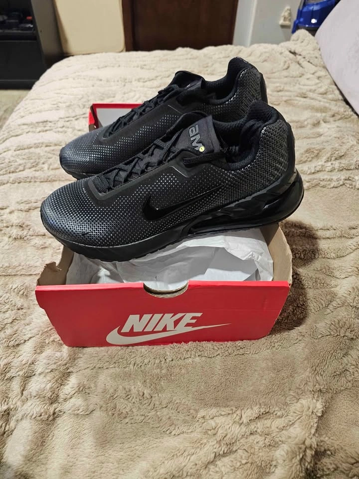 Brand New Nike Air Max Phoenix - photo 2