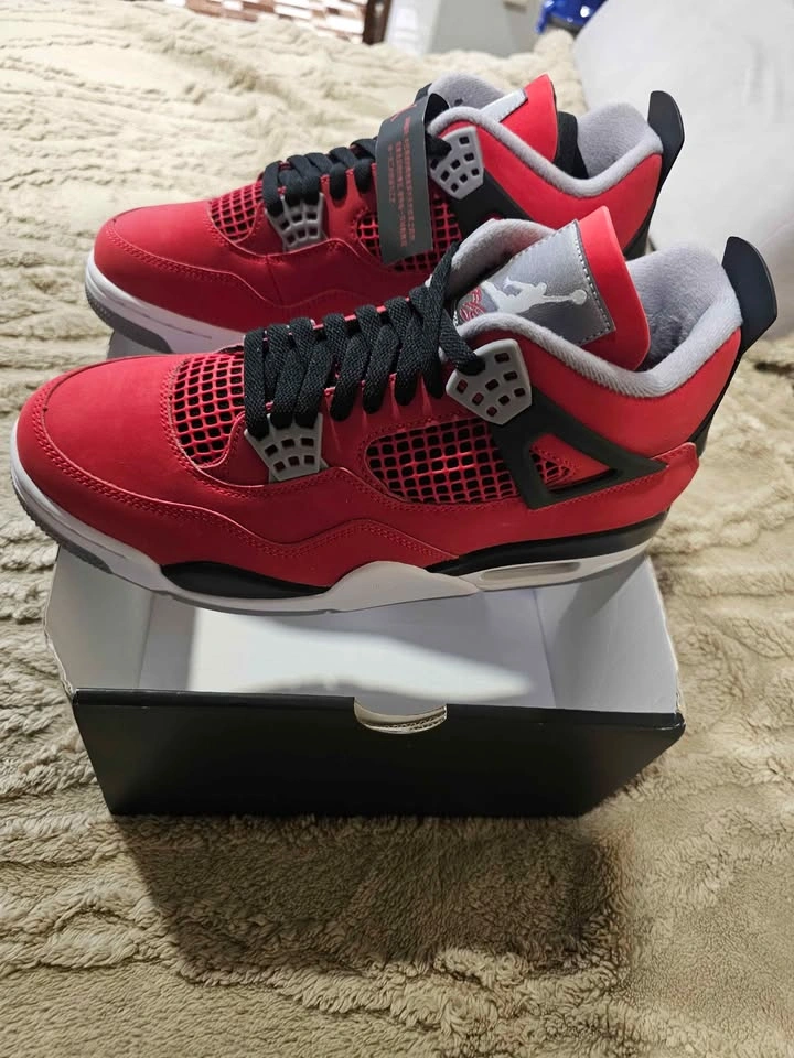 Brand New Jordan 4 Retro Toro Bravo (2026) - photo 2