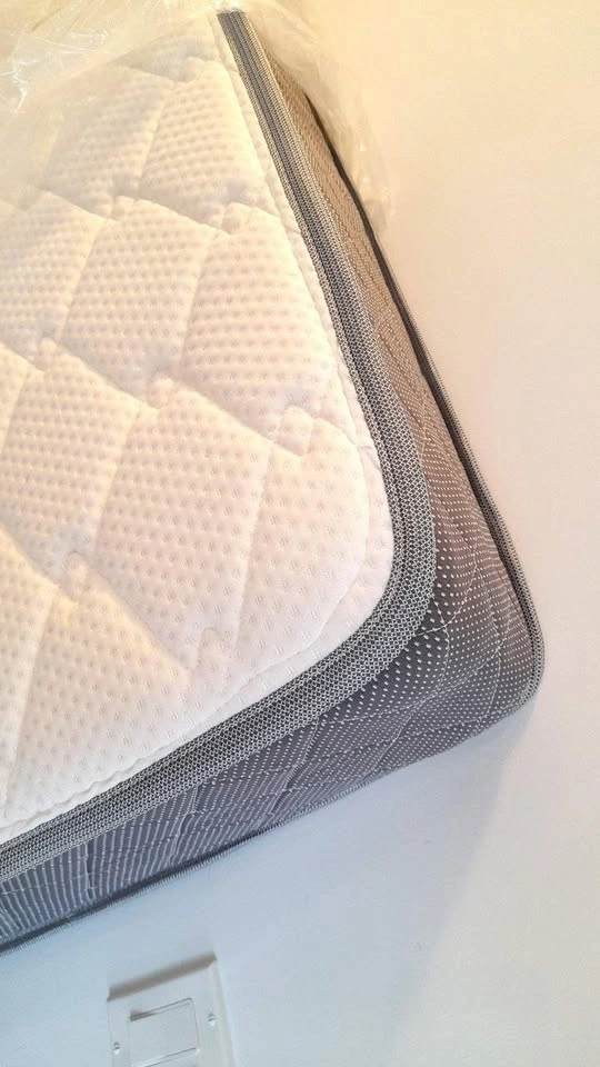 Zinus Nuit Queen Mattress – 8" Hybrid – Like New - photo 4