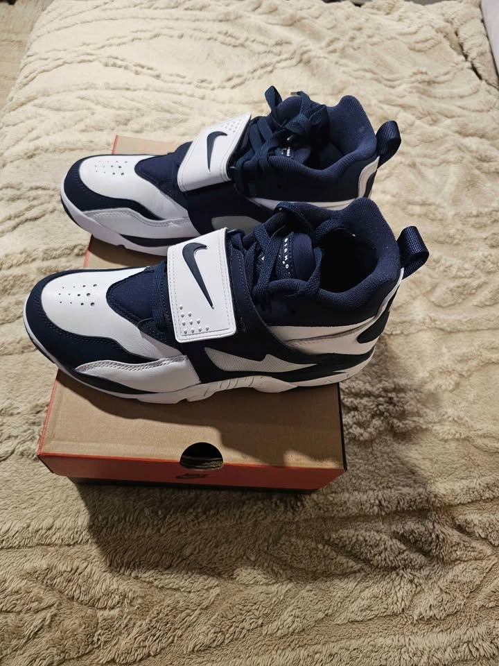 Brand New Nike Air Diamond Turf - photo 2